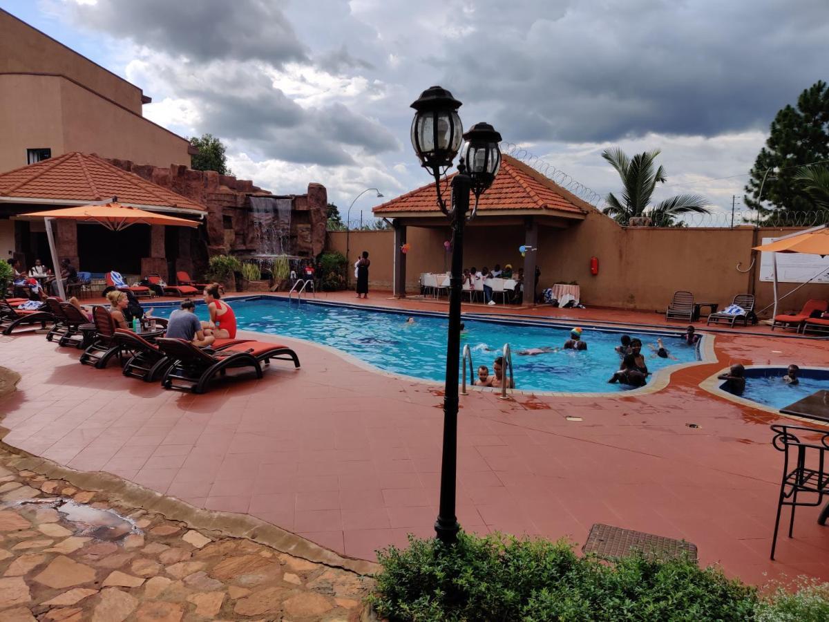 Nile Village Hotel & Spa จินจา ภายนอก รูปภาพ